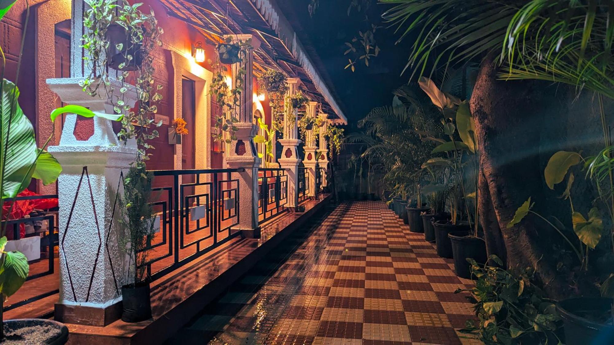 The First House By V3Homestay 4Bhk Private Pool كالانغيُت المظهر الخارجي الصورة