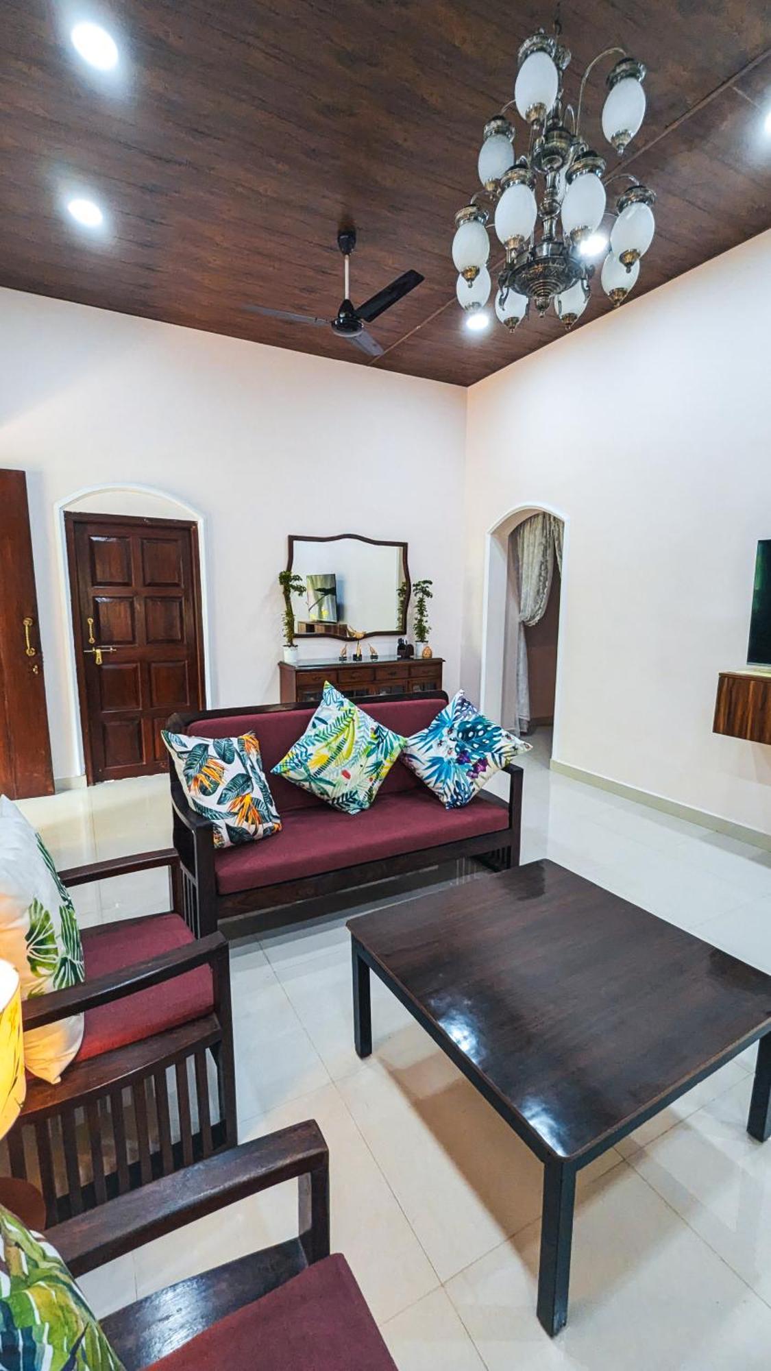 The First House By V3Homestay 4Bhk Private Pool كالانغيُت المظهر الخارجي الصورة